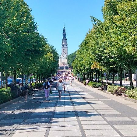 Cicha Kawalerka W Samym Centrum Częstochowa Kültér fotó